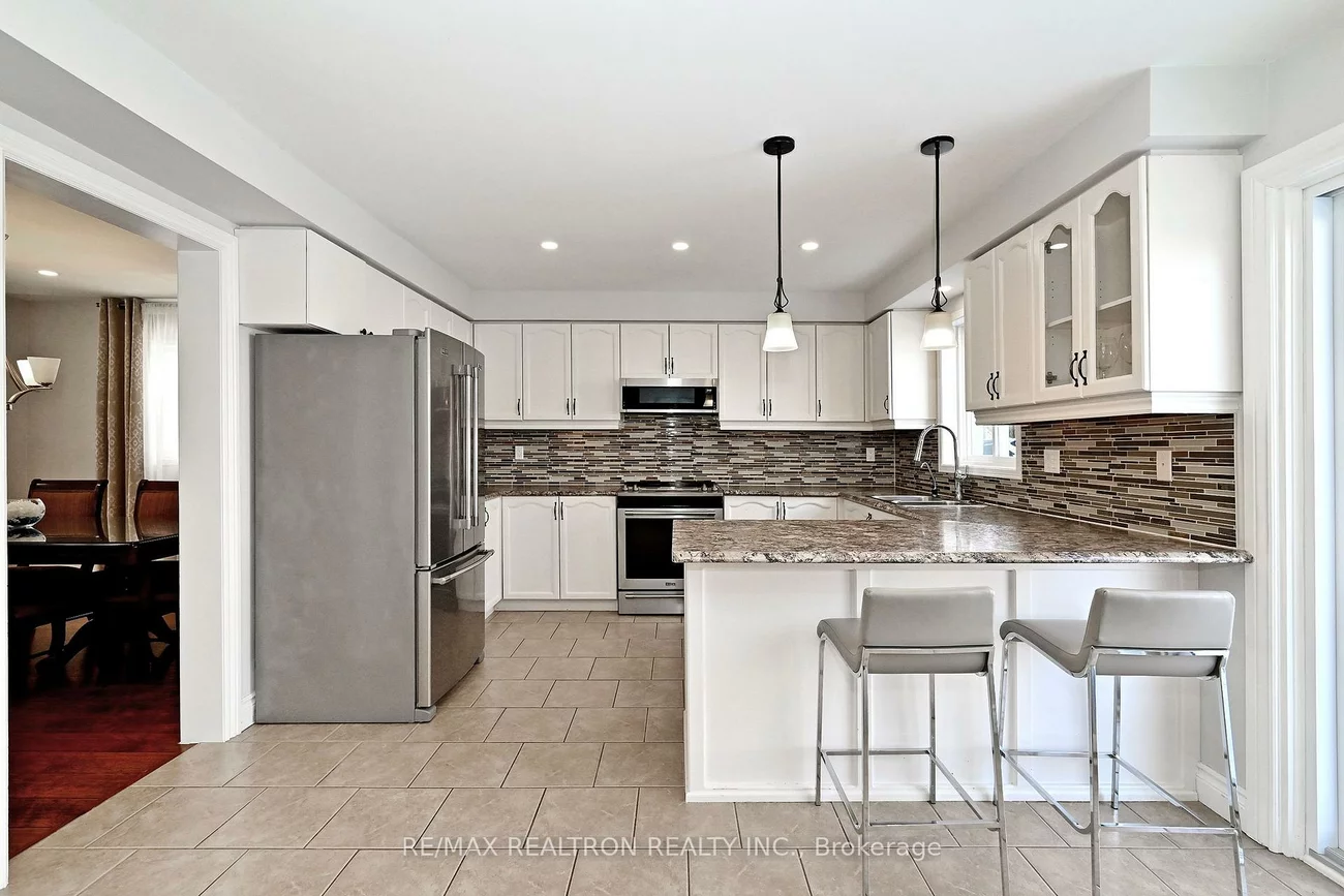 1128, Corrie, Alcona, Innisfil