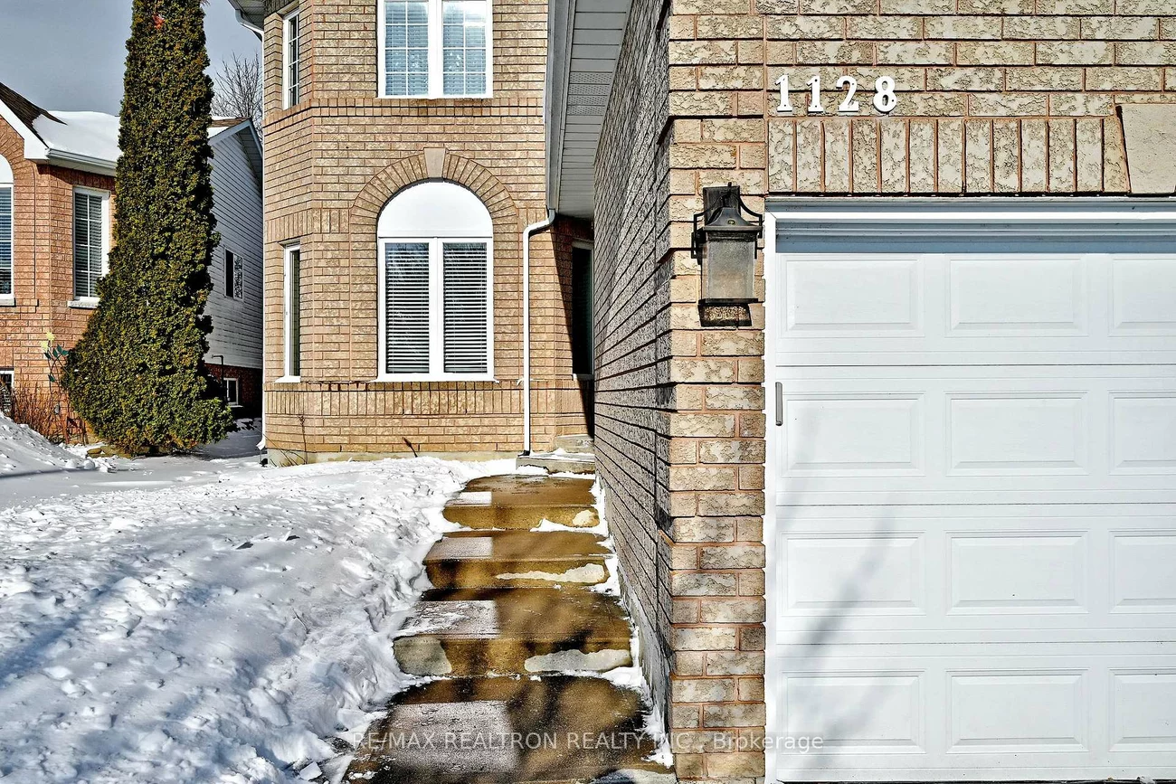 1128, Corrie, Alcona, Innisfil