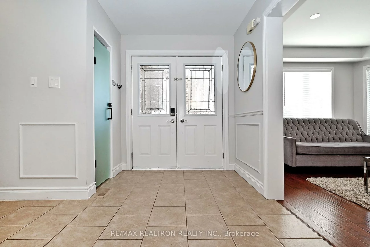 1128, Corrie, Alcona, Innisfil