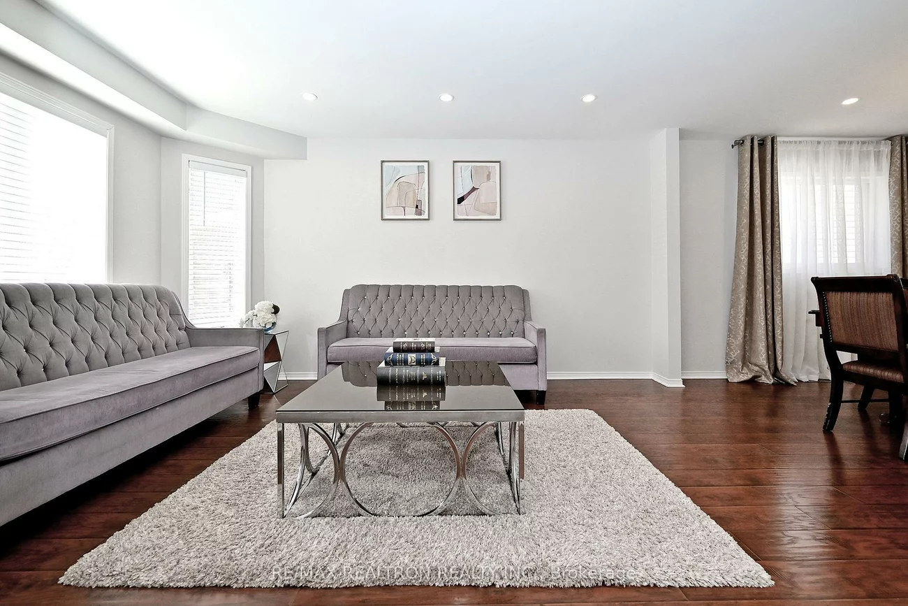 1128, Corrie, Alcona, Innisfil