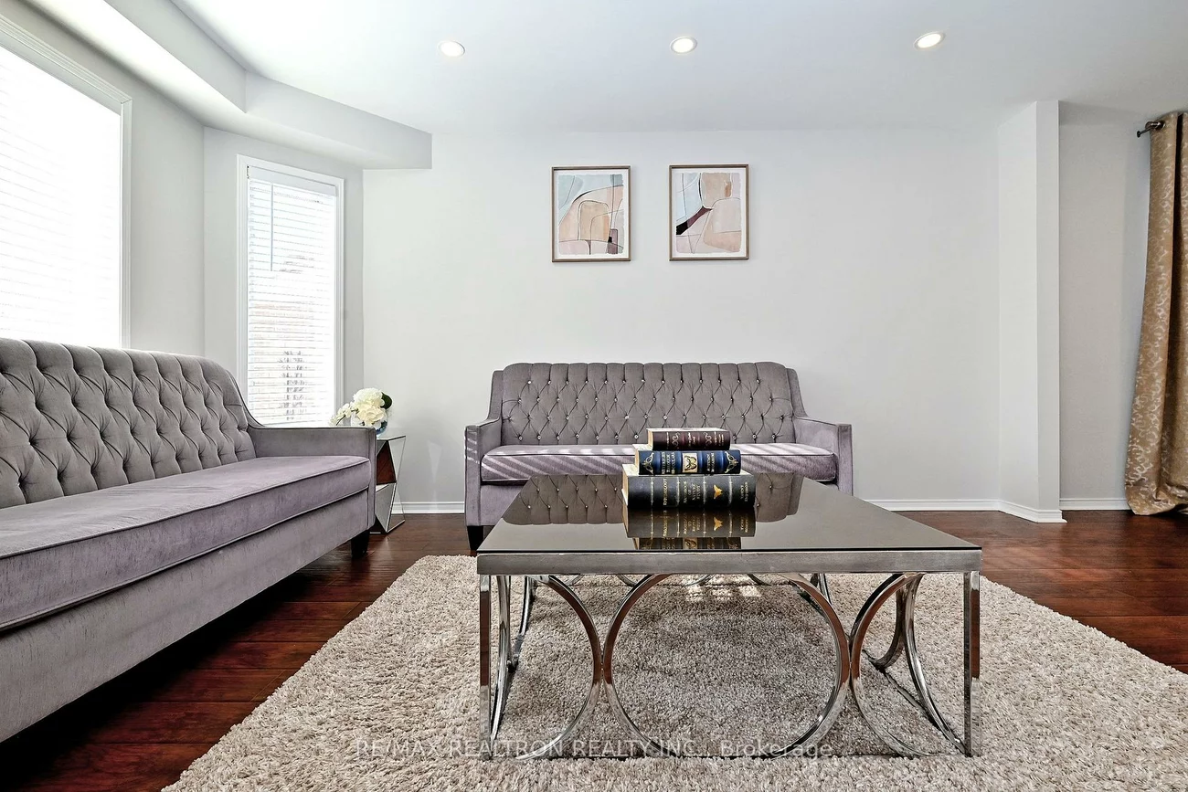 1128, Corrie, Alcona, Innisfil