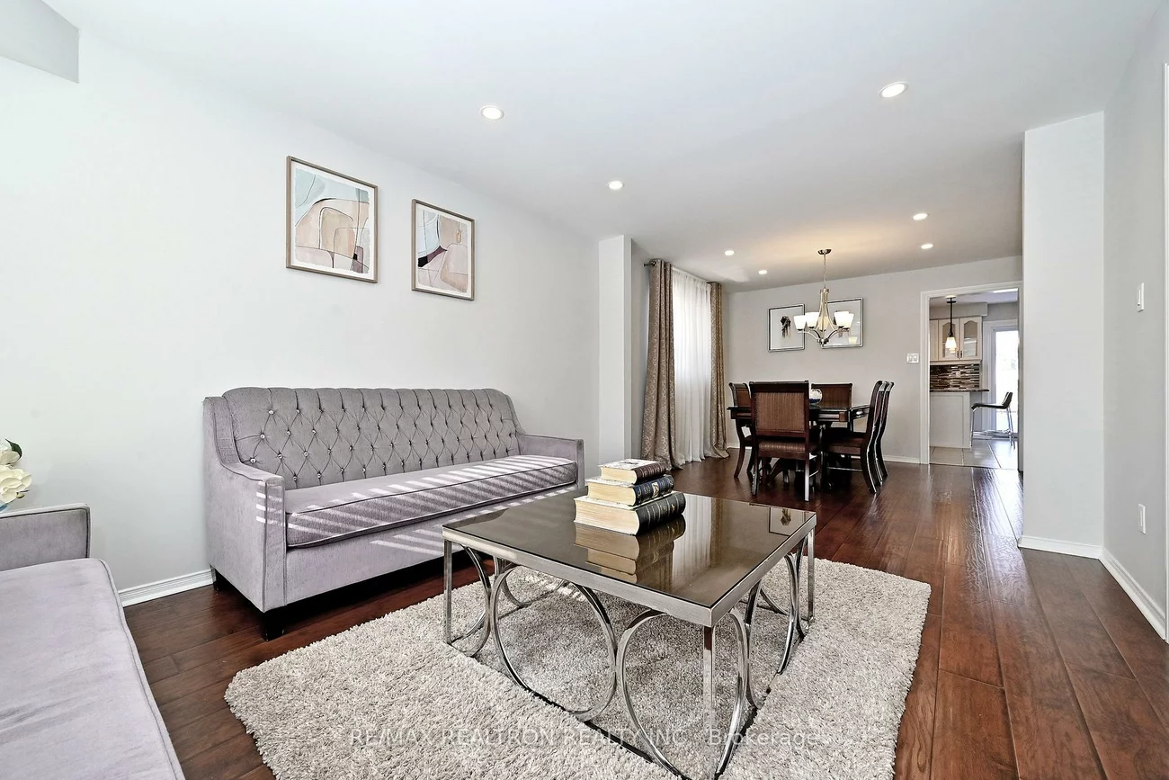 1128, Corrie, Alcona, Innisfil