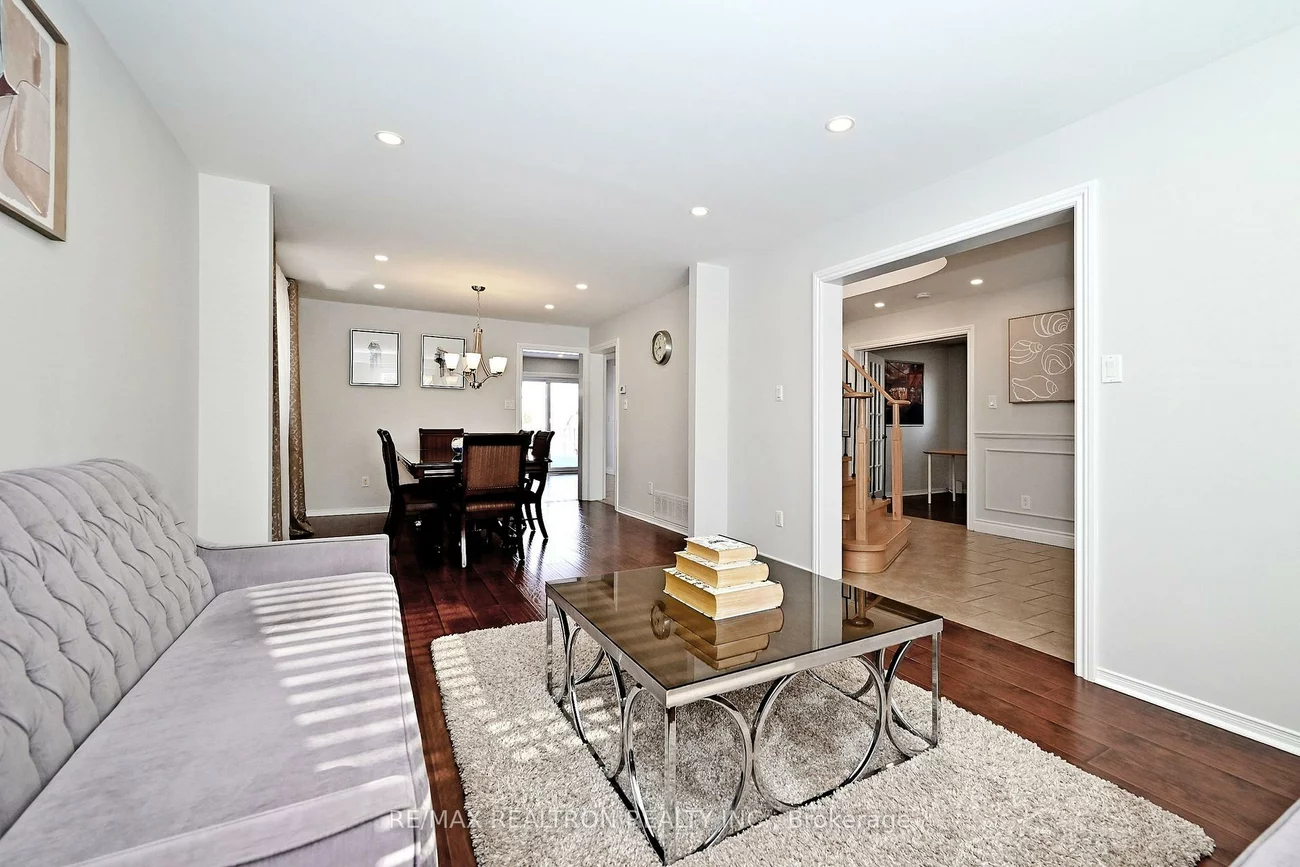 1128, Corrie, Alcona, Innisfil