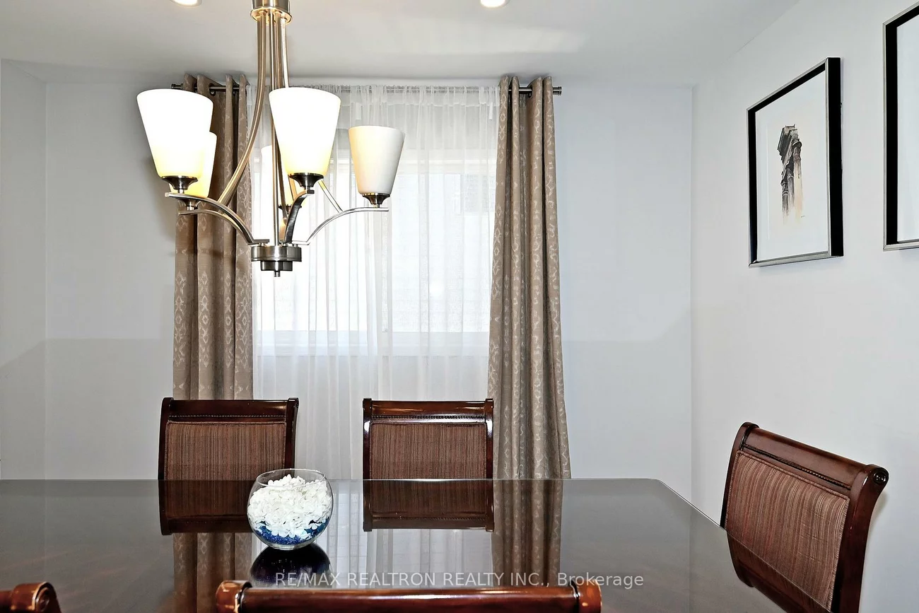 1128, Corrie, Alcona, Innisfil