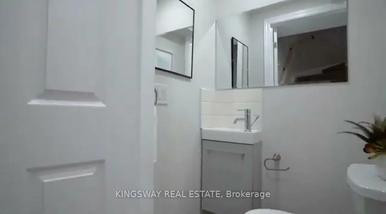 2-945, Vance, Alcona, Innisfil