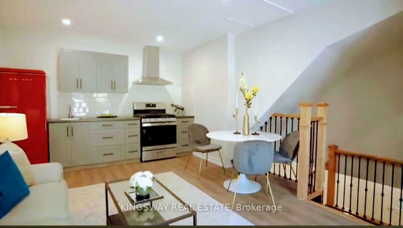 2-945, Vance, Alcona, Innisfil