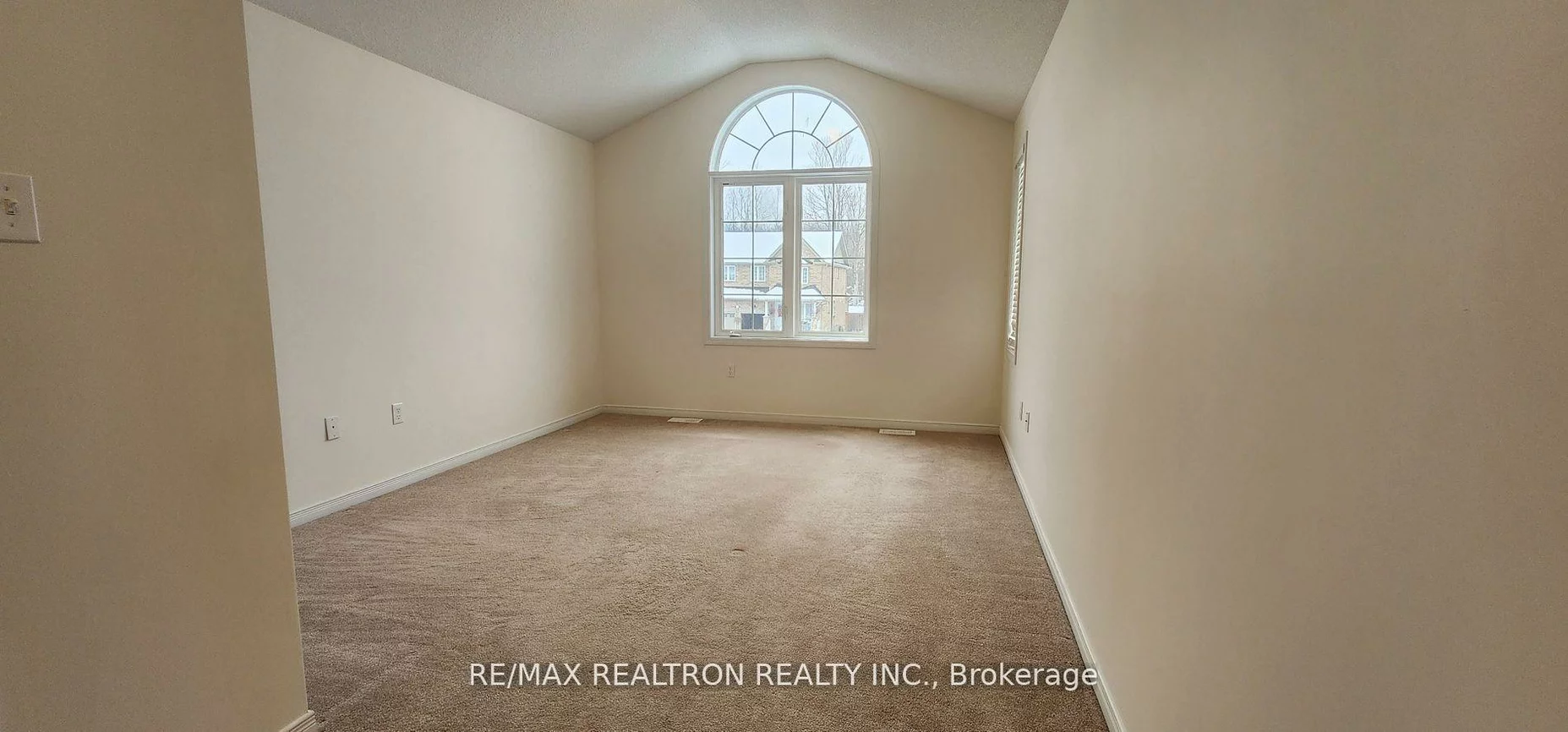 1245, Leslie, Alcona, Innisfil