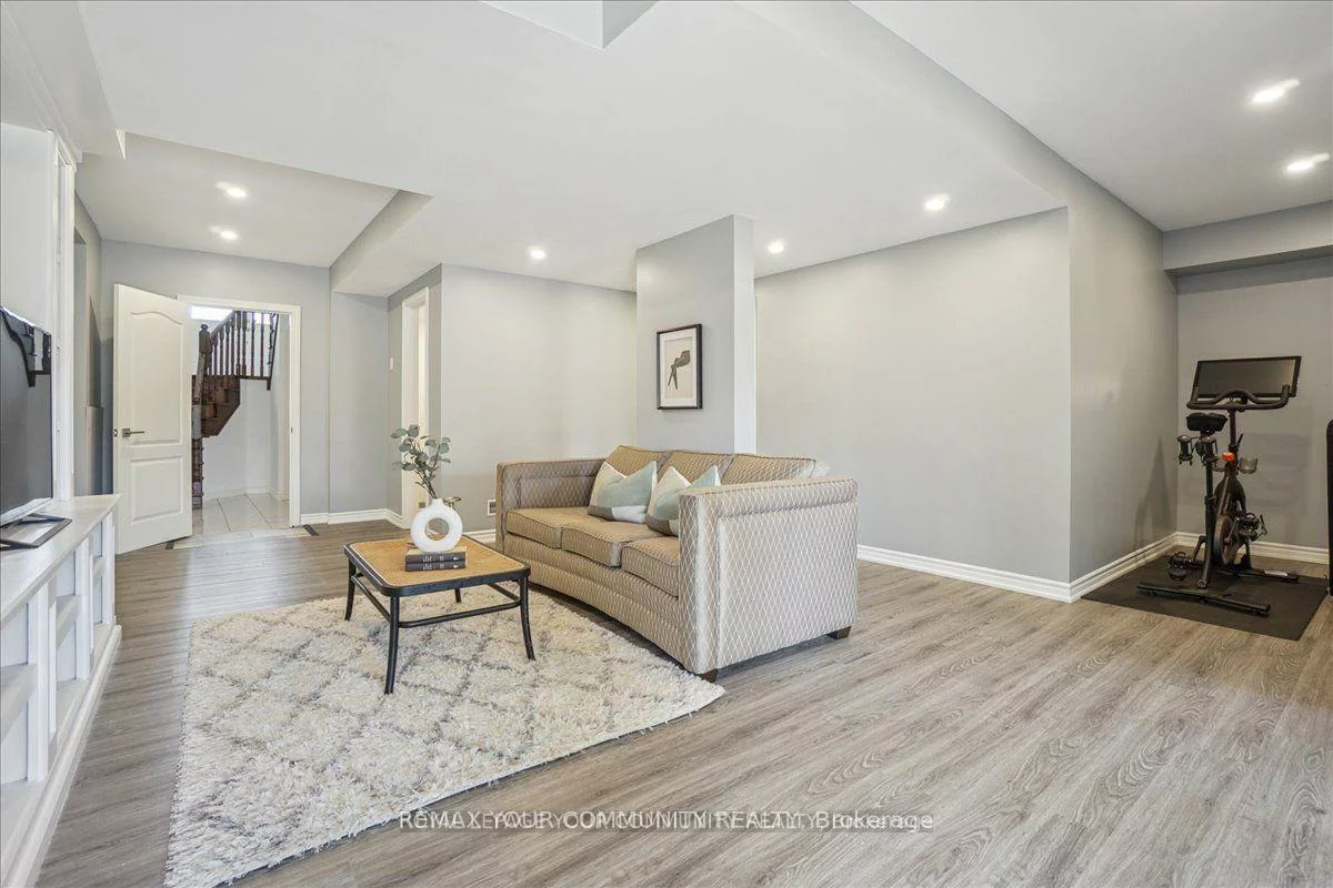 2172, Dawson, Alcona, Innisfil