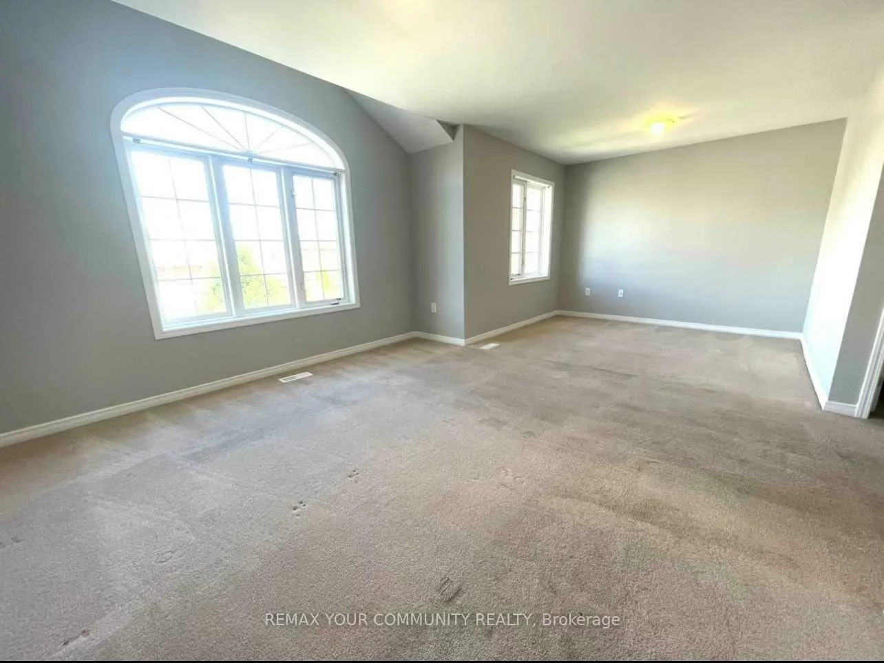 1385, Hunter (Main Flr), Alcona, Innisfil