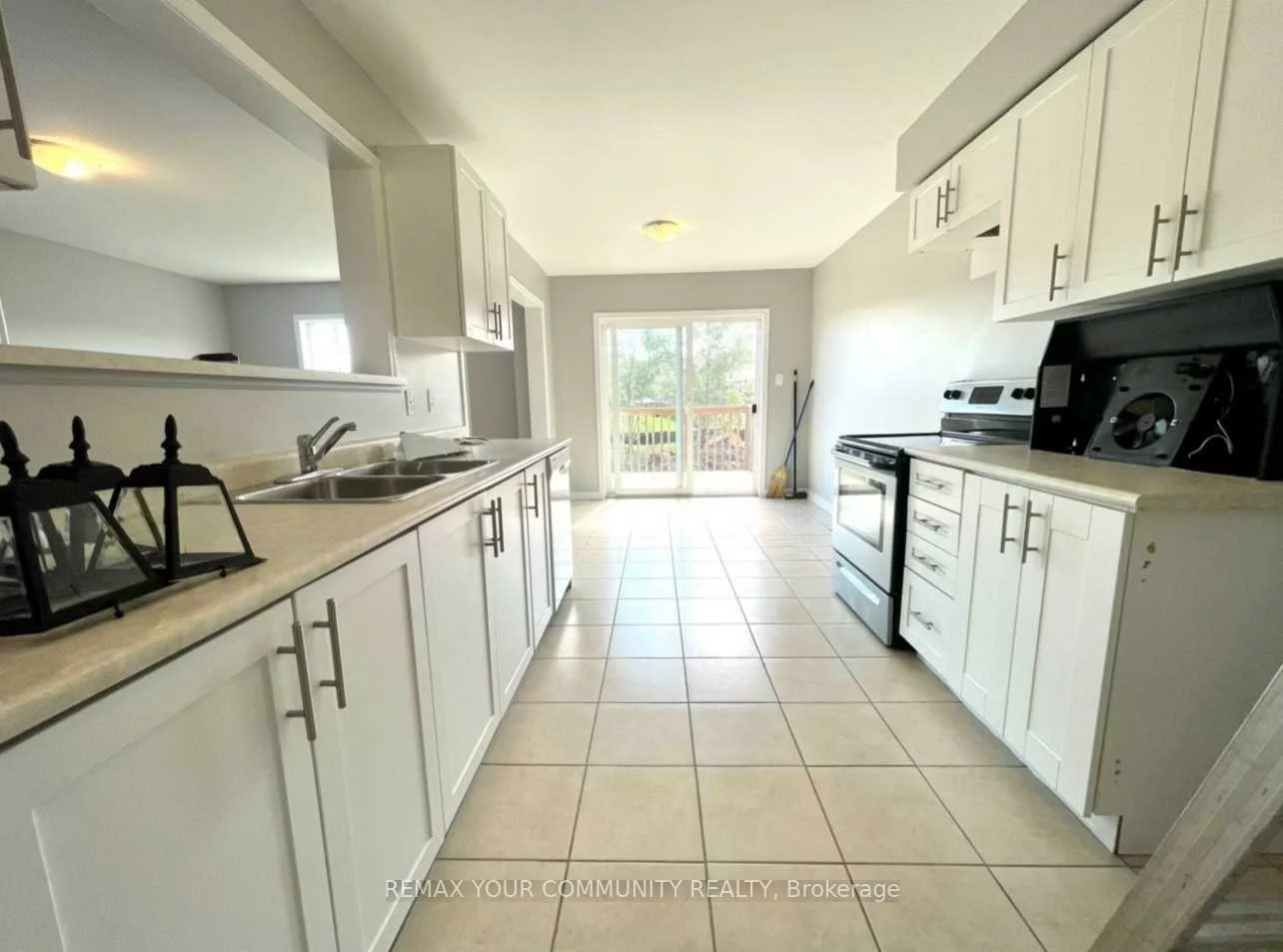 1385, Hunter (Main Flr), Alcona, Innisfil