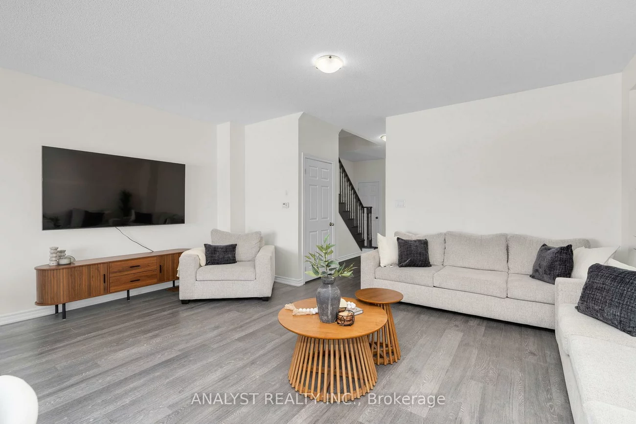 1131, Wharram, Lefroy, Innisfil