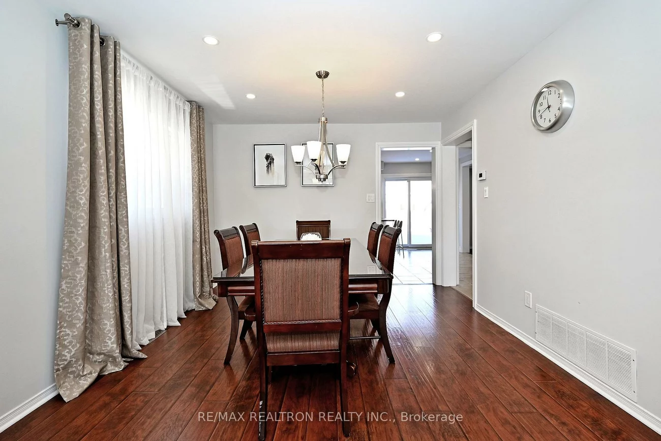 1128, Corrie, Alcona, Innisfil