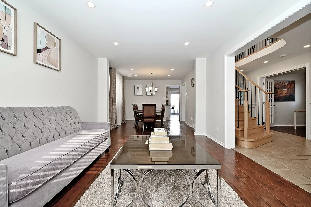 1128, Corrie, Alcona, Innisfil