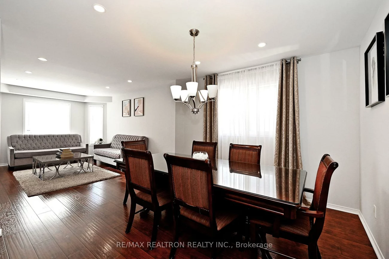 1128, Corrie, Alcona, Innisfil