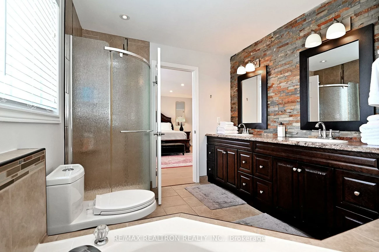 1128, Corrie, Alcona, Innisfil