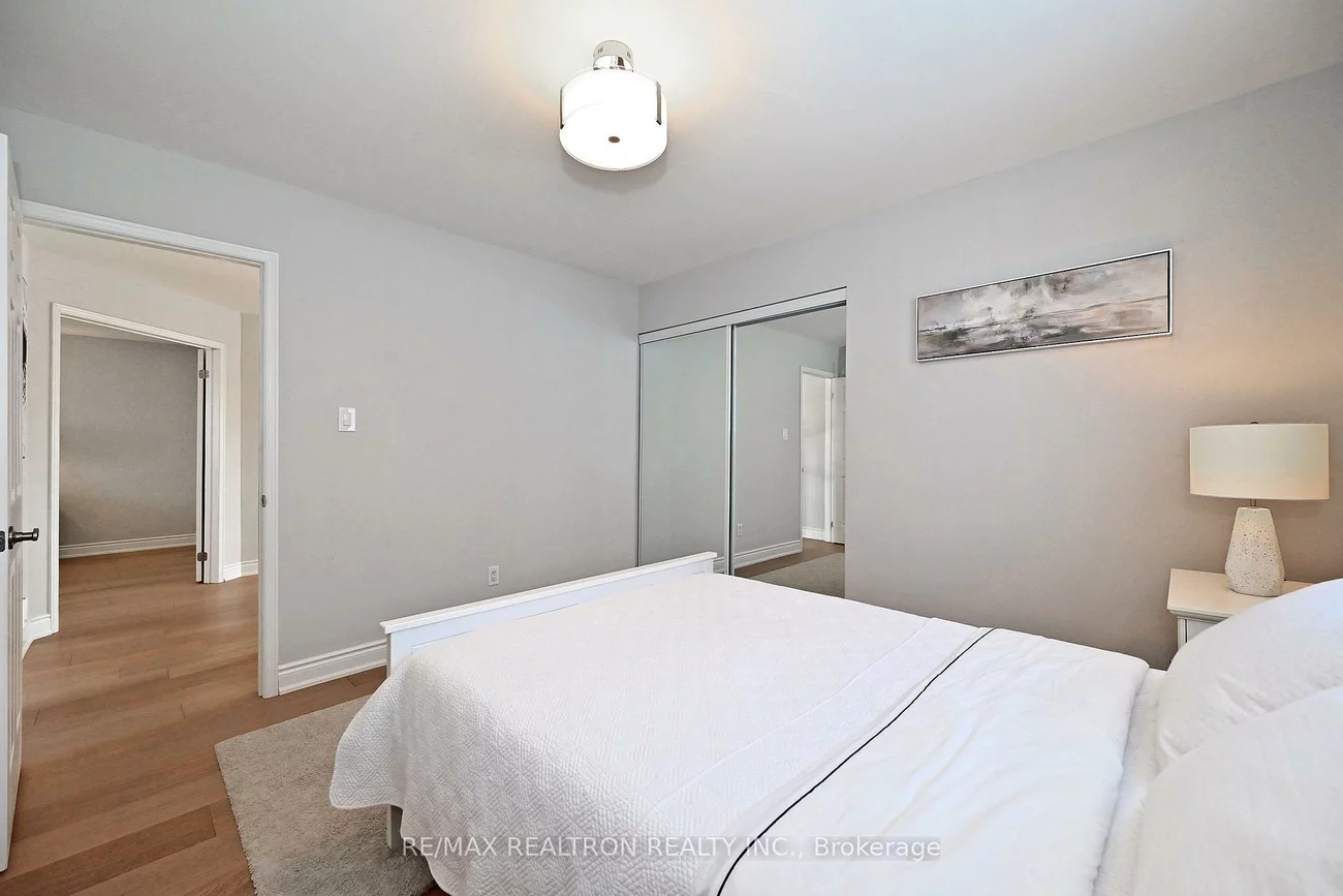 1128, Corrie, Alcona, Innisfil