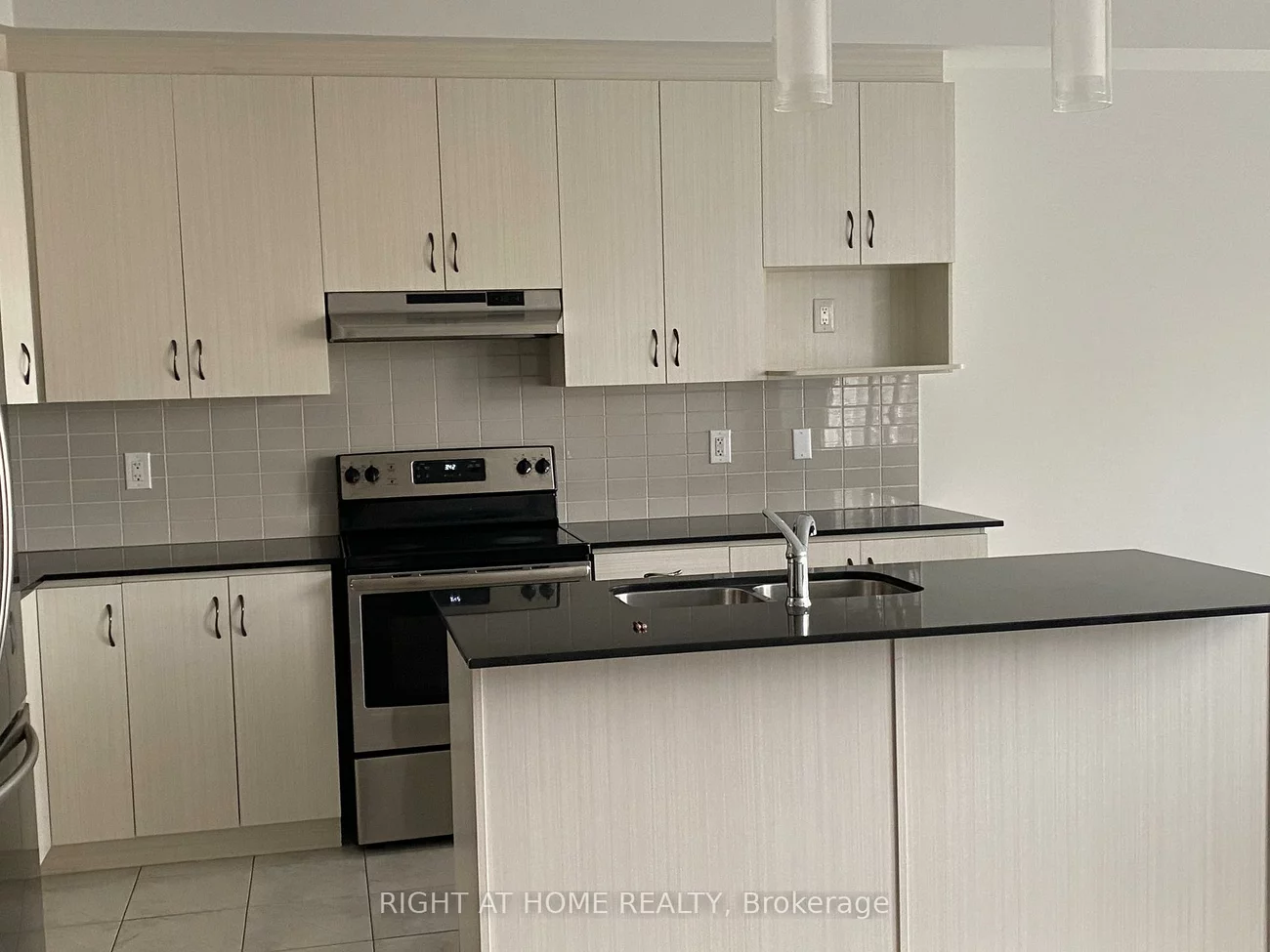 2124, Dale, Alcona, Innisfil