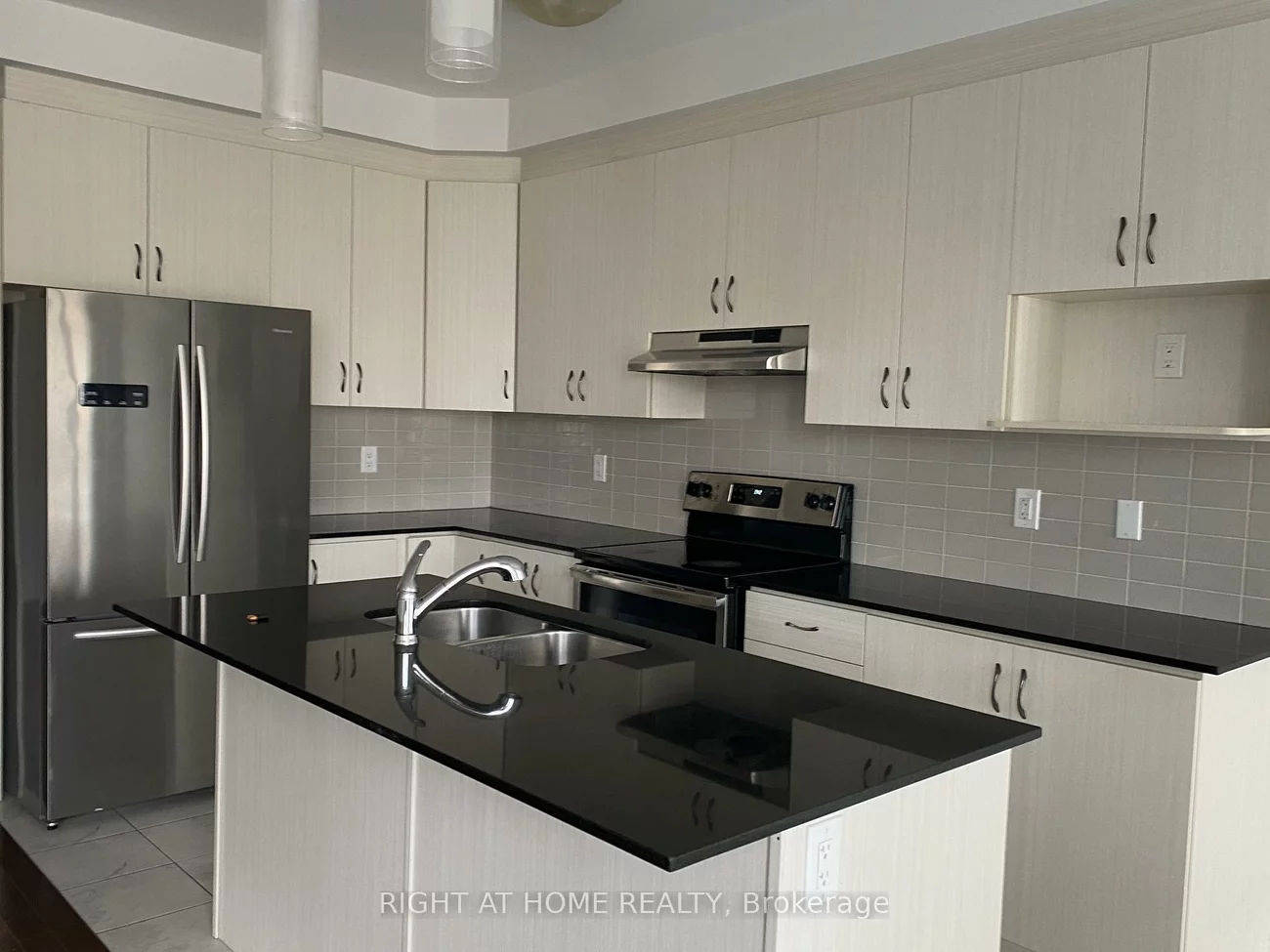 2124, Dale, Alcona, Innisfil