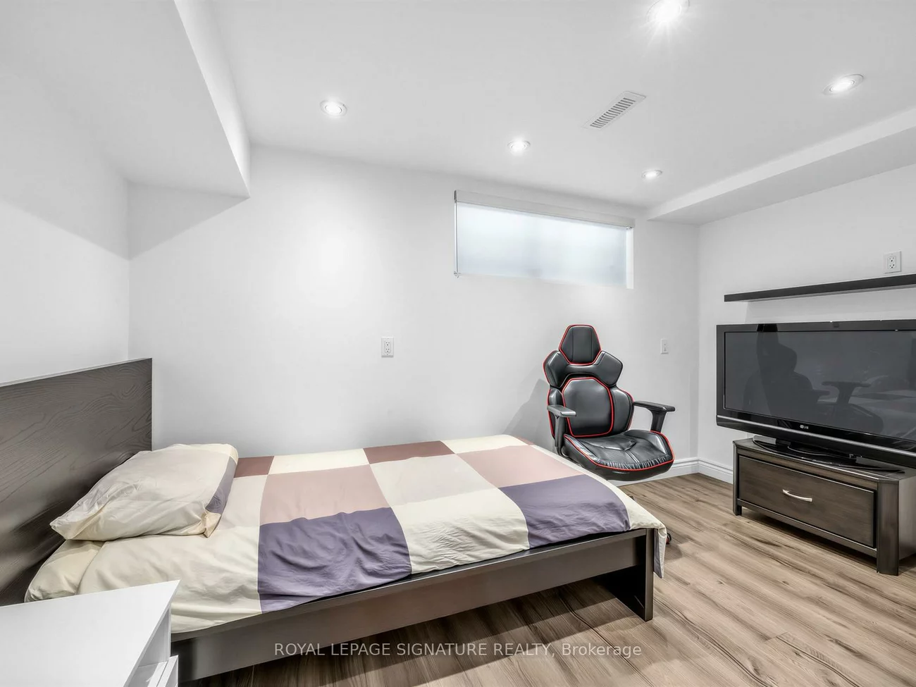 7866, Yonge, Stroud, Innisfil