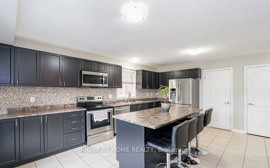 1373, Hunter, Alcona, Innisfil