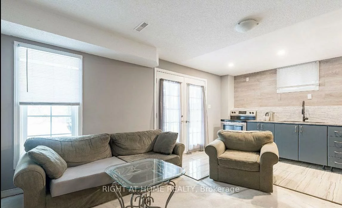 1373, Hunter, Alcona, Innisfil