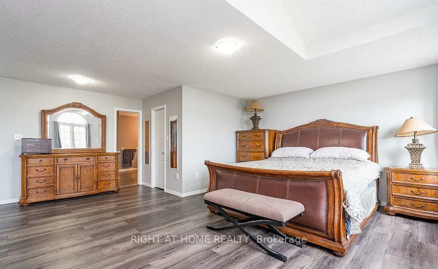 1373, Hunter, Alcona, Innisfil