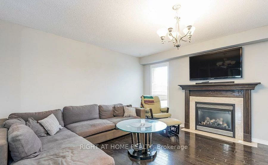 1373, Hunter, Alcona, Innisfil