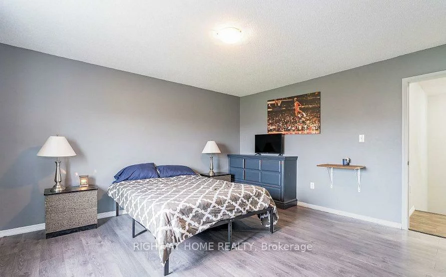 1373, Hunter, Alcona, Innisfil