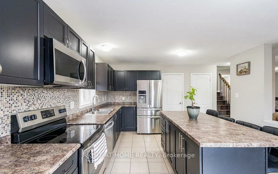1373, Hunter, Alcona, Innisfil