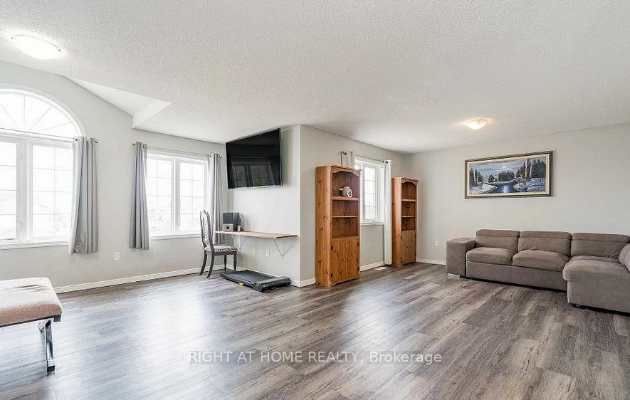 1373, Hunter, Alcona, Innisfil