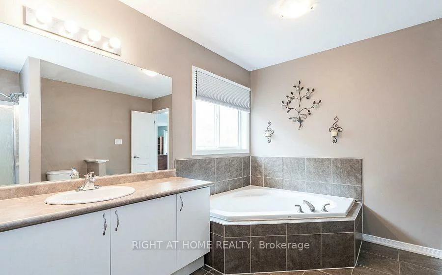 1373, Hunter, Alcona, Innisfil