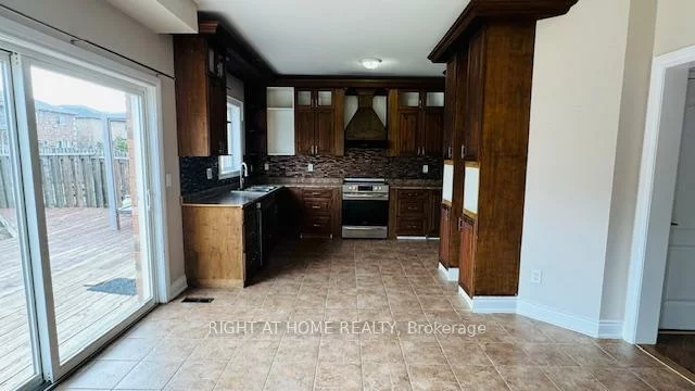 1215, Lowrie, Alcona, Innisfil