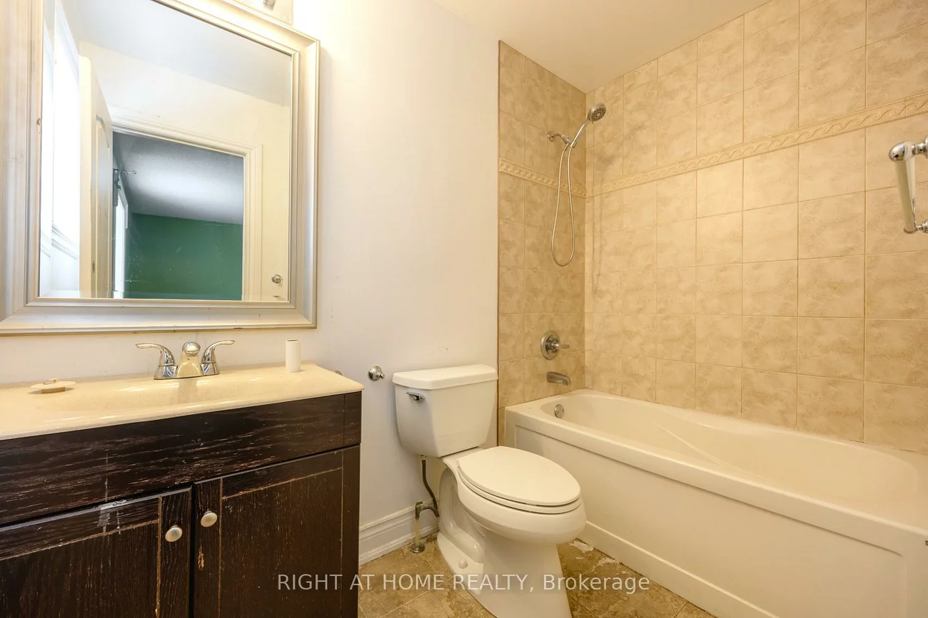 1215, Lowrie, Alcona, Innisfil