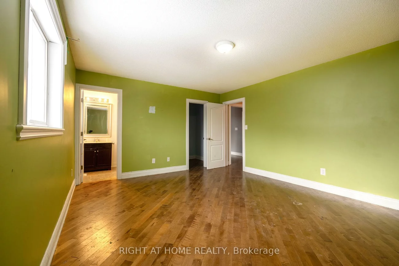 1215, Lowrie, Alcona, Innisfil