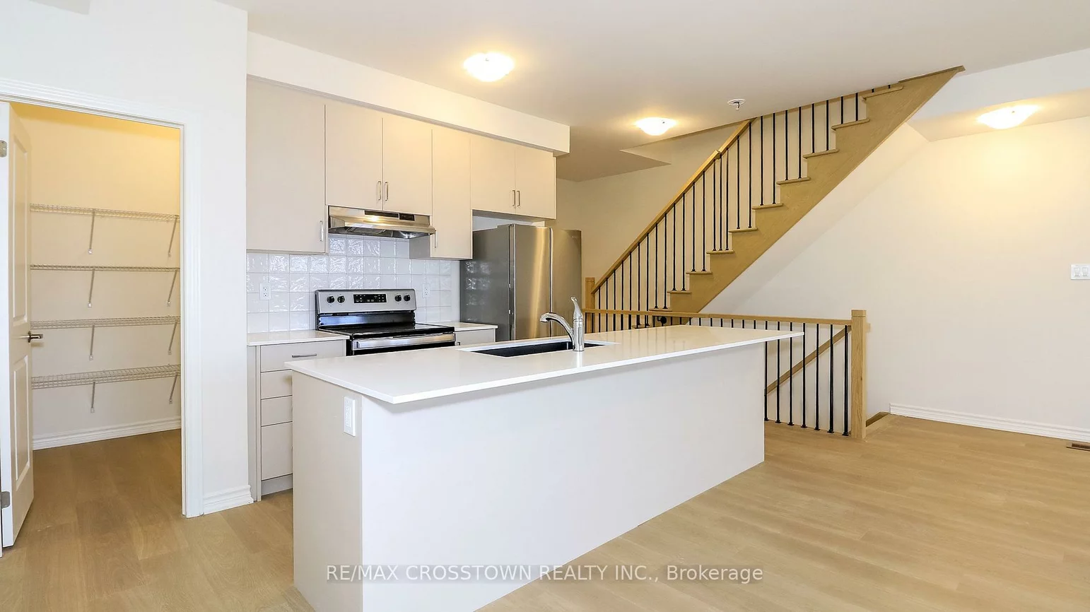 1989, Matteer, Alcona, Innisfil