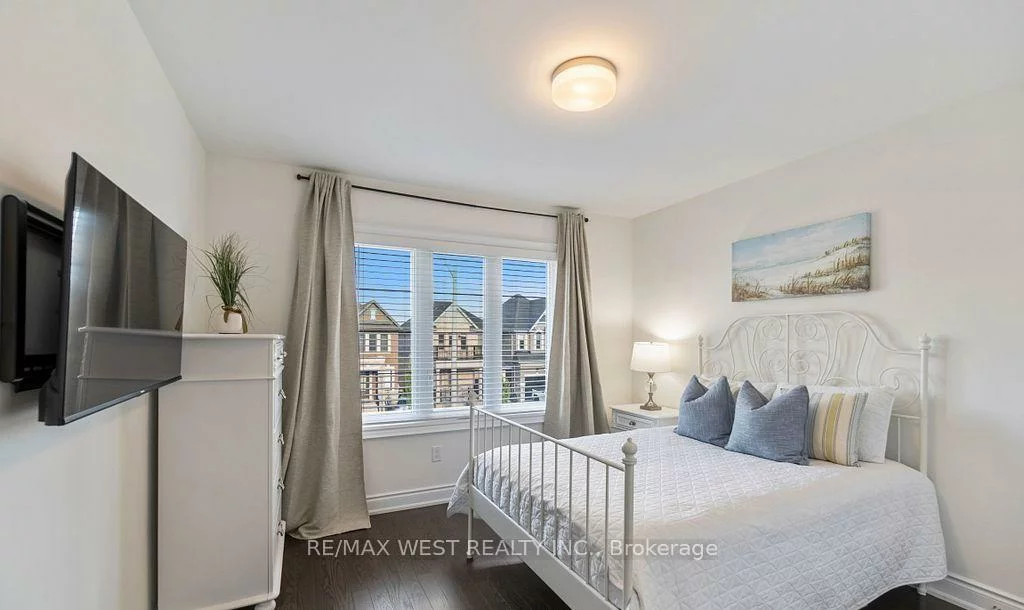 2132, Wilson, Alcona, Innisfil