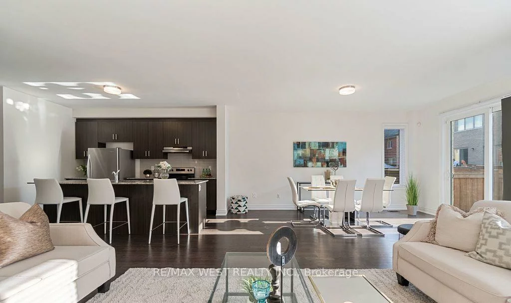 2132, Wilson, Alcona, Innisfil