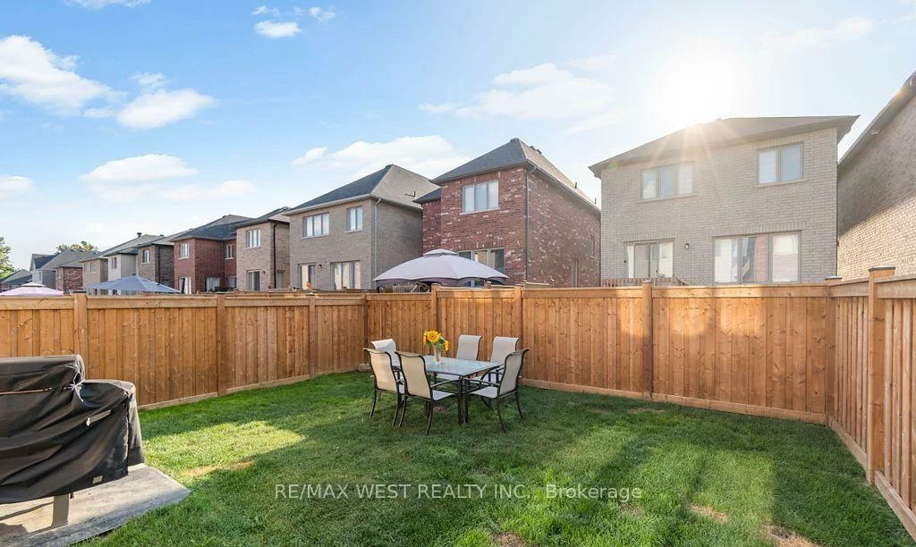 2132, Wilson, Alcona, Innisfil