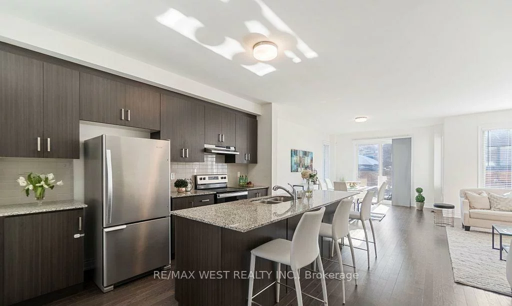 2132, Wilson, Alcona, Innisfil