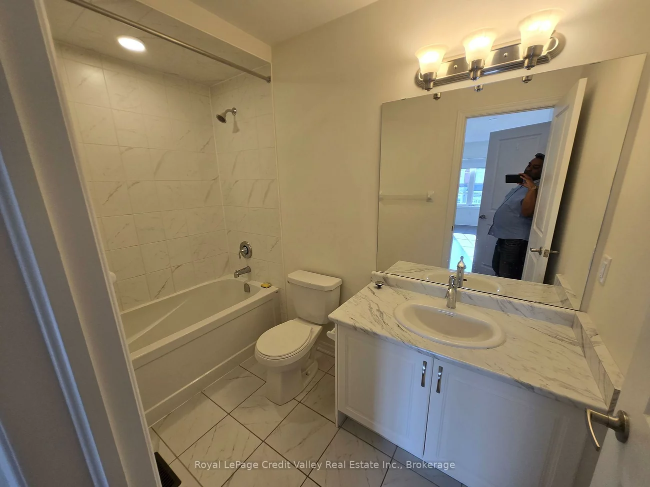 2207, Lozenby, Alcona, Innisfil