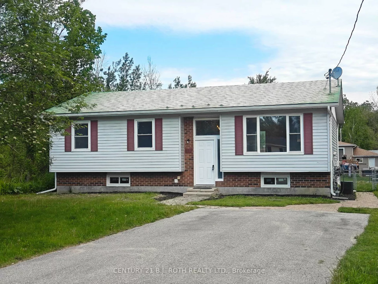 698, Burton, Alcona, Innisfil