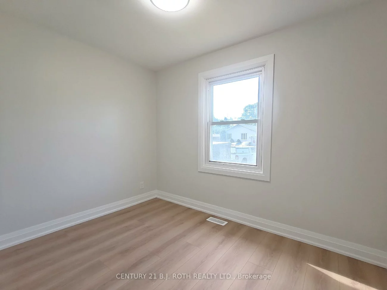 698, Burton, Alcona, Innisfil