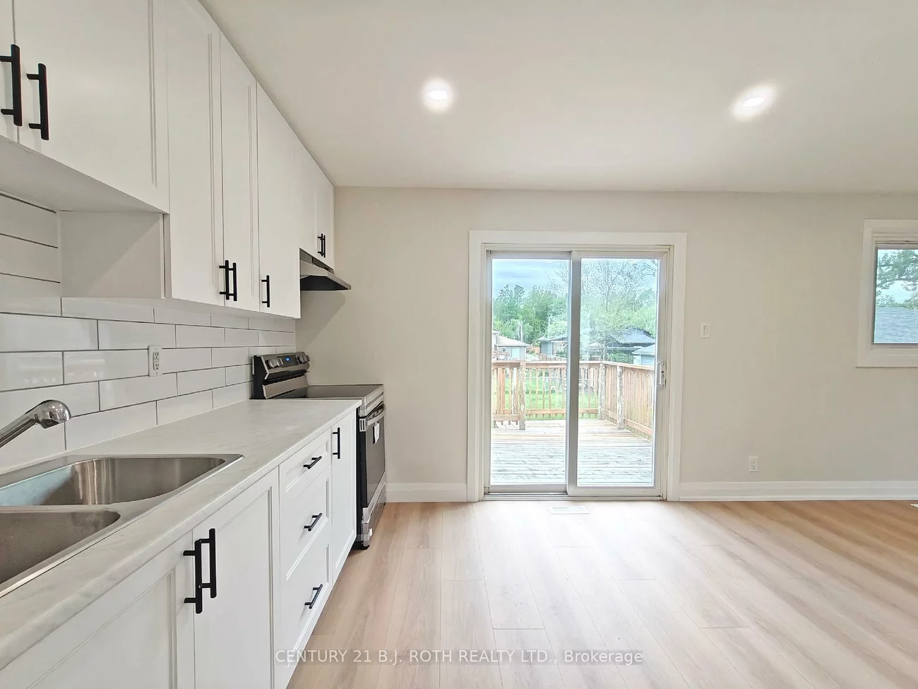698, Burton, Alcona, Innisfil