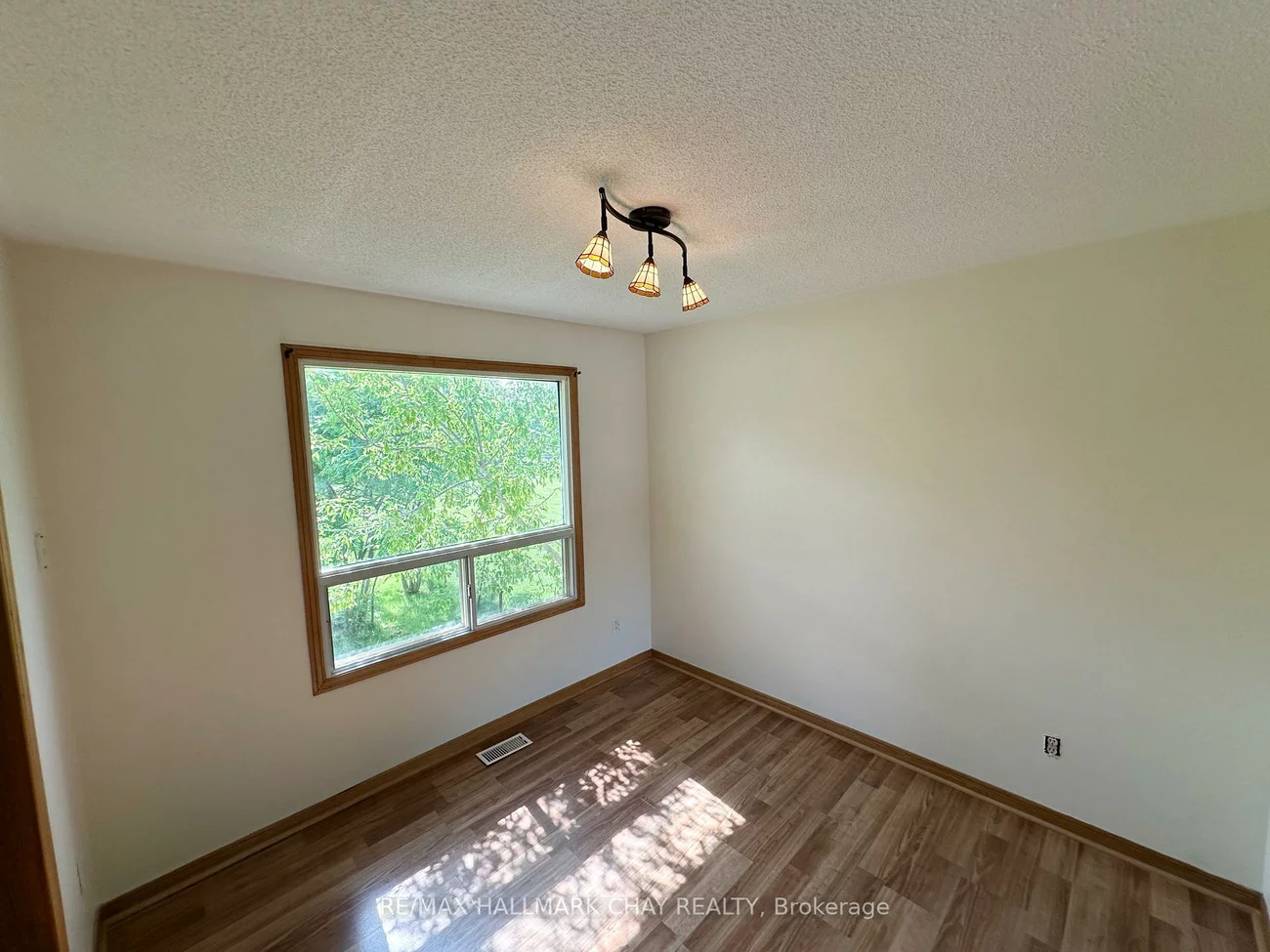 2047, Chantler, Stroud, Innisfil