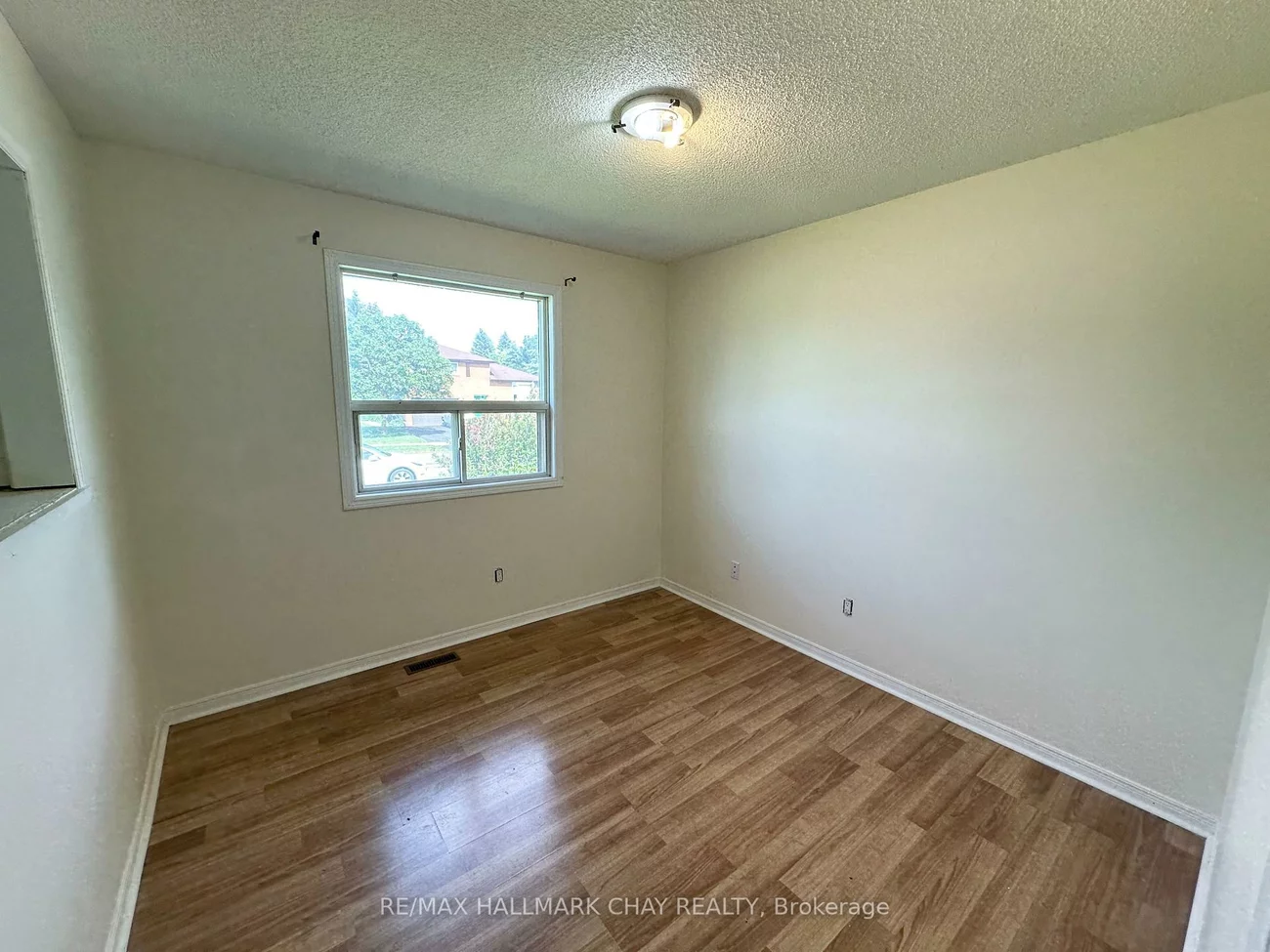 2047, Chantler, Stroud, Innisfil