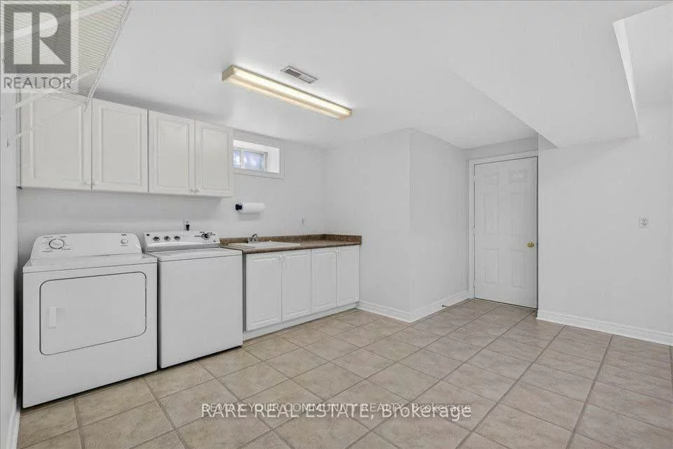 1069, Corrie, Alcona, Innisfil