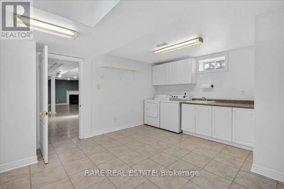 1069, Corrie, Alcona, Innisfil