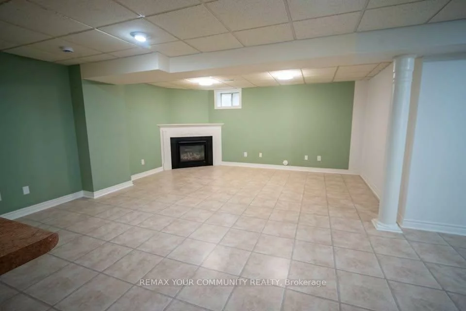 1069, Corrie, Alcona, Innisfil