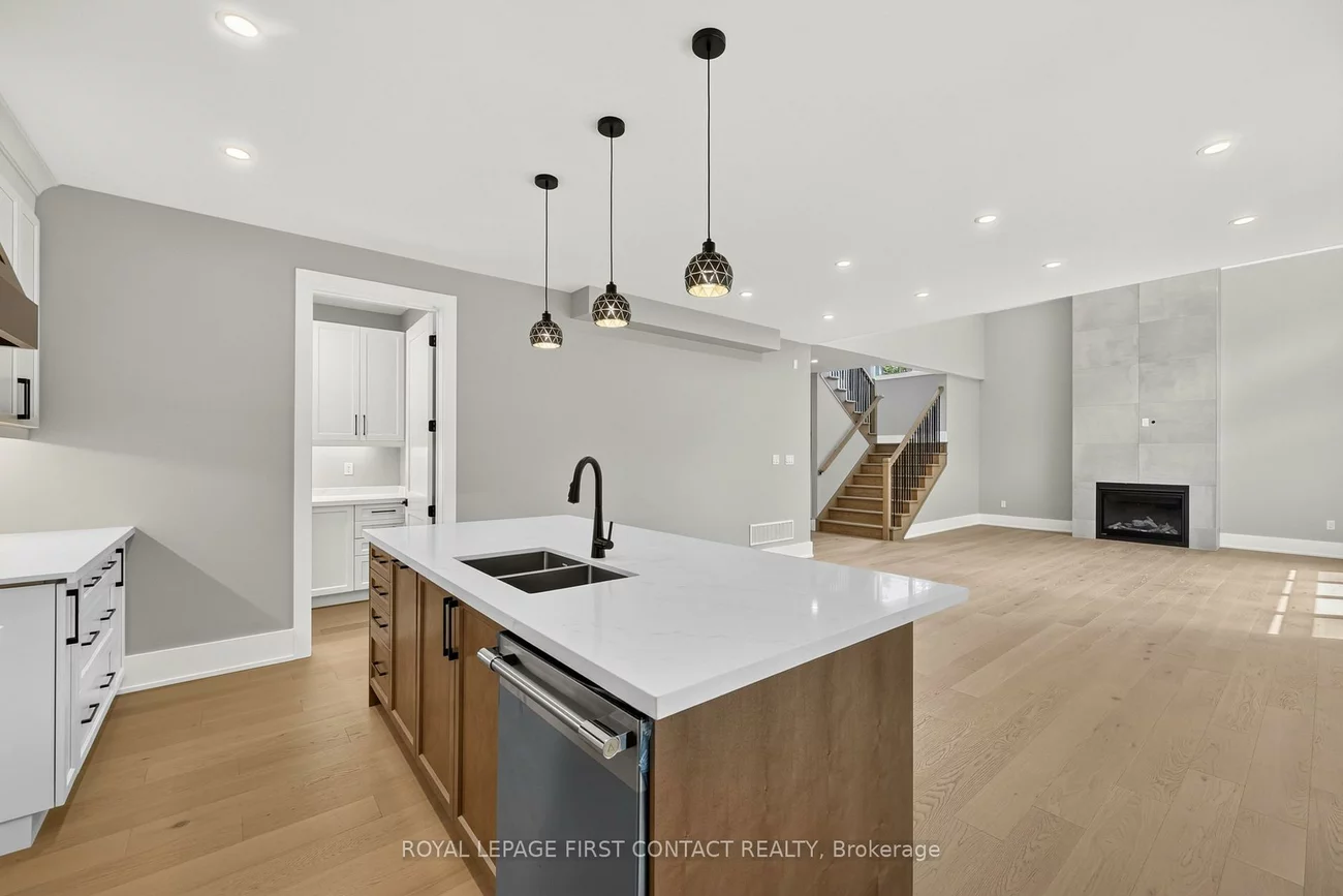 929, 7th, Alcona, Innisfil