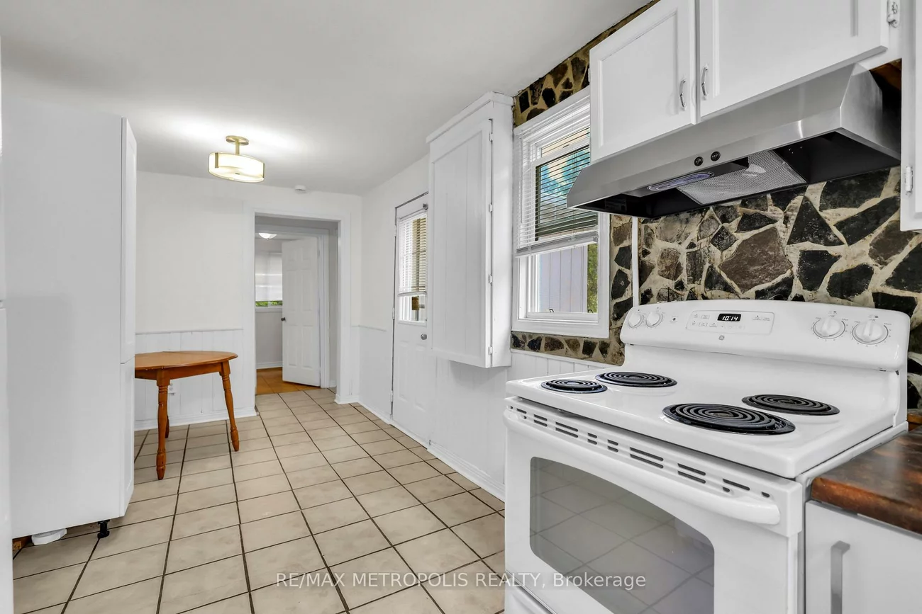 856, Central, Alcona, Innisfil